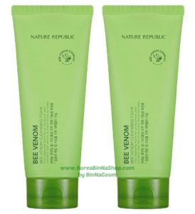 Sữa rửa mặt chiết xuất nọc ong Nature Republic Bee Venom Cleansing Foam 150ml 네이처리퍼블릭 비베놈 클렌징폼
